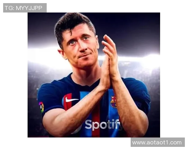 西杯决赛莱万破门助巴萨夺冠展现超级锋霸风采