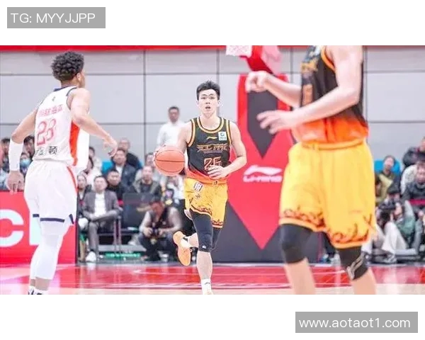 庞峥麟传球技巧解析与比赛中的关键时刻表现分析 庞峥麟传球技巧解析与比赛中的关键时刻表现分析