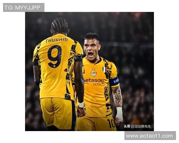 利物浦主场战胜曼联，卫冕冠军迎来连胜十场