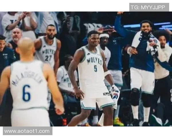 勇士主场力克森林狼,欧文独领风骚再展神技 勇士主场力克森林狼,欧文独领风骚再展神技