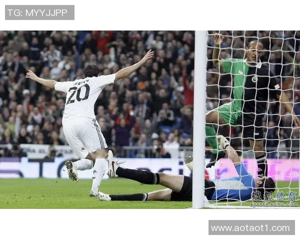 皇马客场惨遭马德里竞技绝杀,下轮必须全力拼搏 皇马客场惨遭马德里竞技绝杀,下轮必须全力拼搏